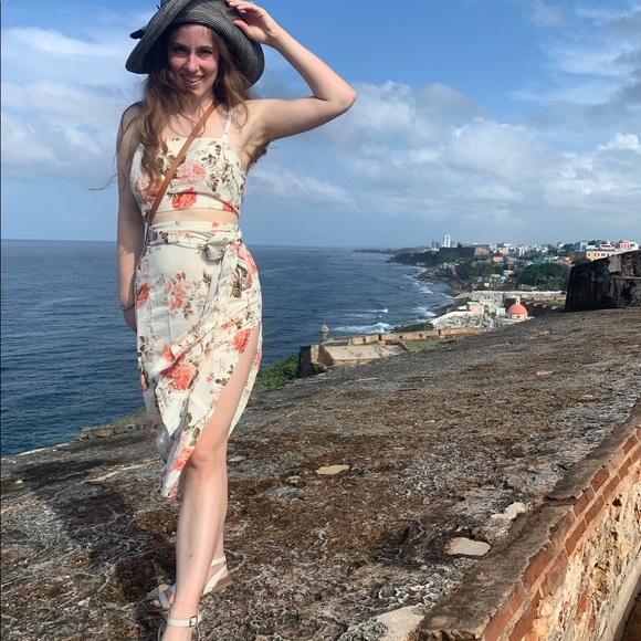 Meet your Posher, Hannah - Picture 3 of 3